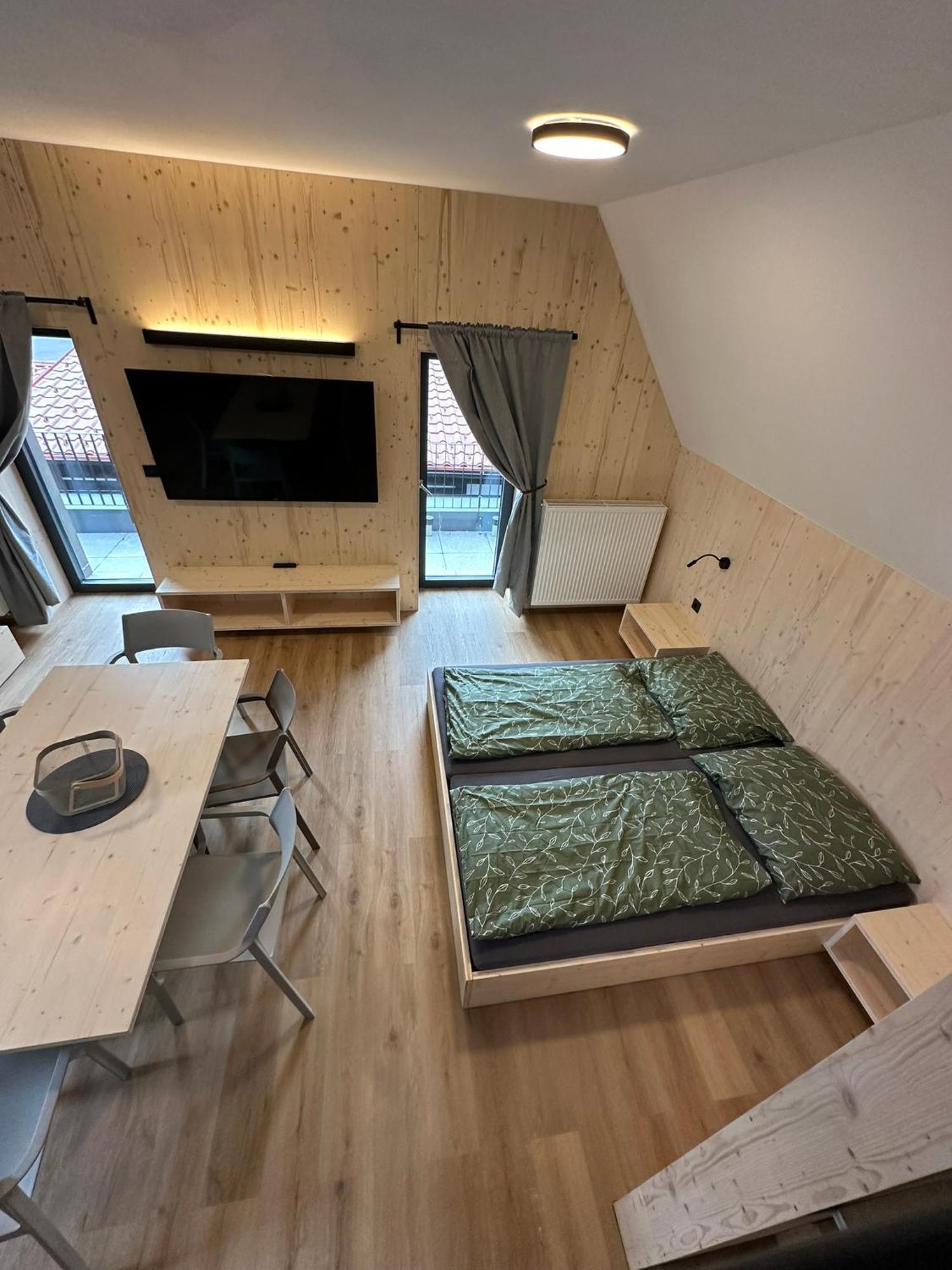 Penzion A Restaurace Pod Sjezdovkou チェンコヴィツェ エクステリア 写真